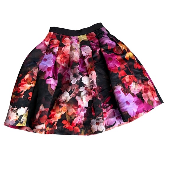 Ted Baker London Baugh mini Women's Black Floral Pleated Fit Flare Skirt Size 0 - Picture 3 of 9